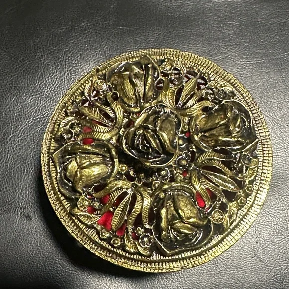 Vintage Metal Casket. Vintage Catchall. Footed Jewelry Holder - Picture 3 of 4